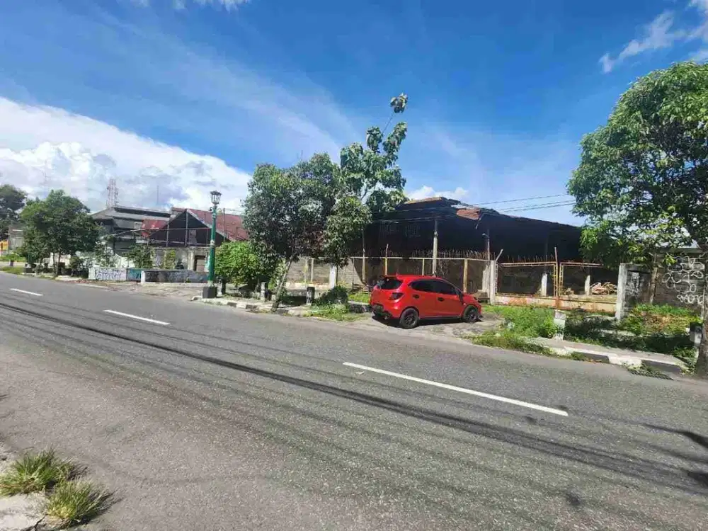 DIJUAL CEPAT TANAH STRATEGIS TEPI JLN UTAMA 50M KAMPUS UAD JLN PARMUKA COCOK SEGALA TEMPAT USAHA