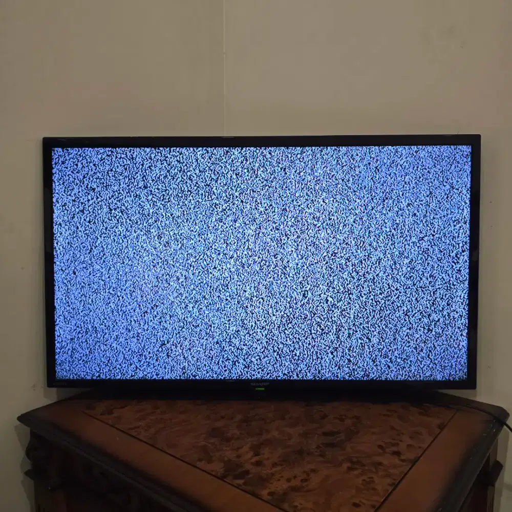 TV Sharp 32 in Black AQUOS