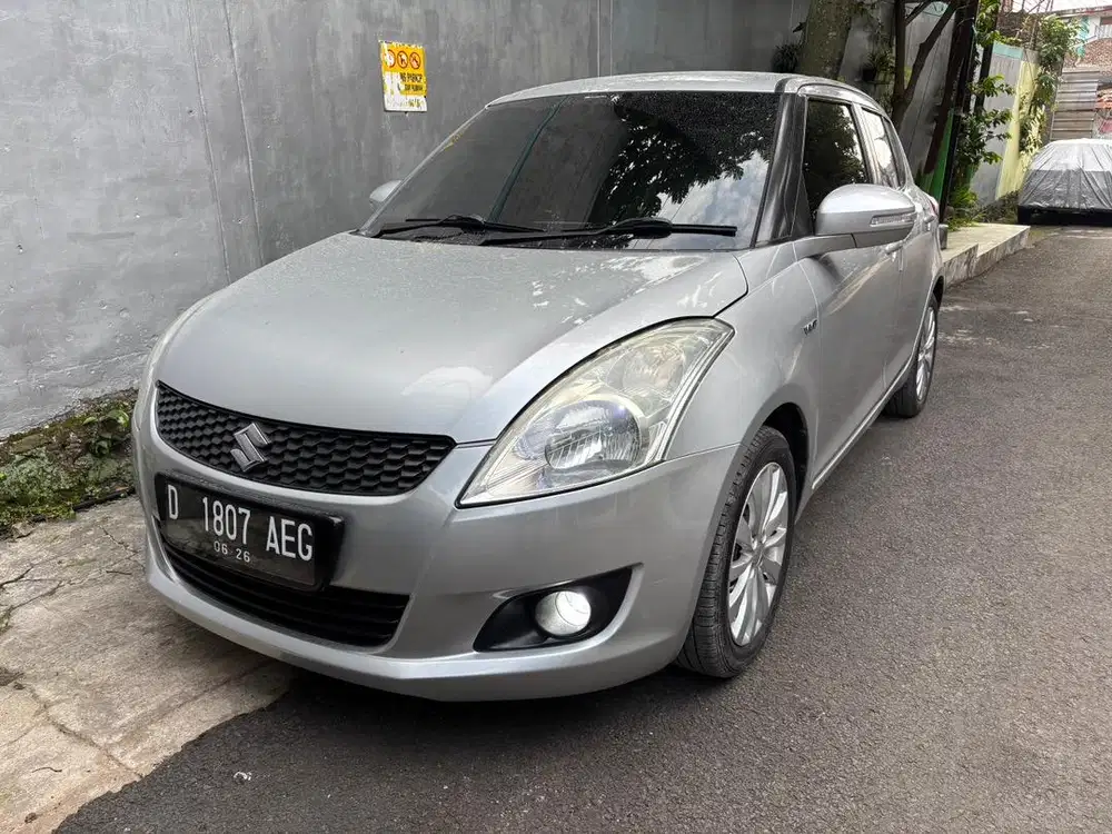 Low KM. Suzuki Swift GX Matic 2016 bs tt yaris dll trd