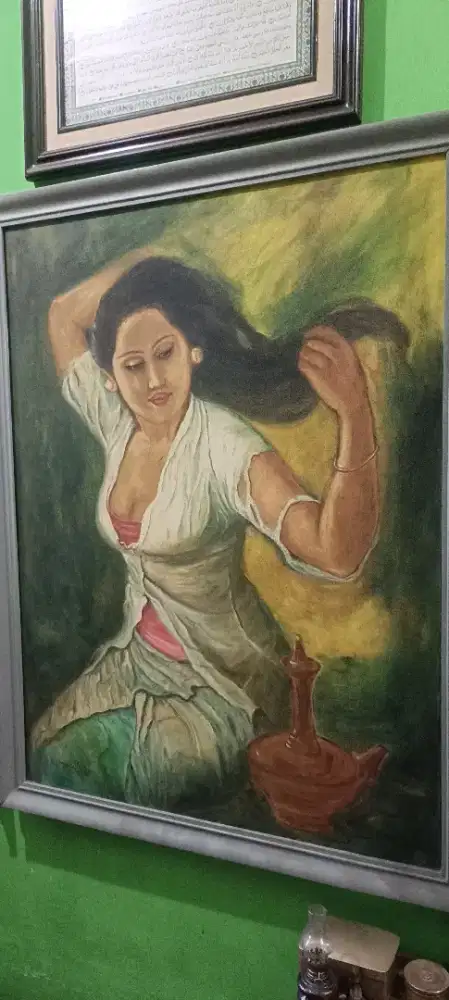 Lukisan gadis menyisir rambut