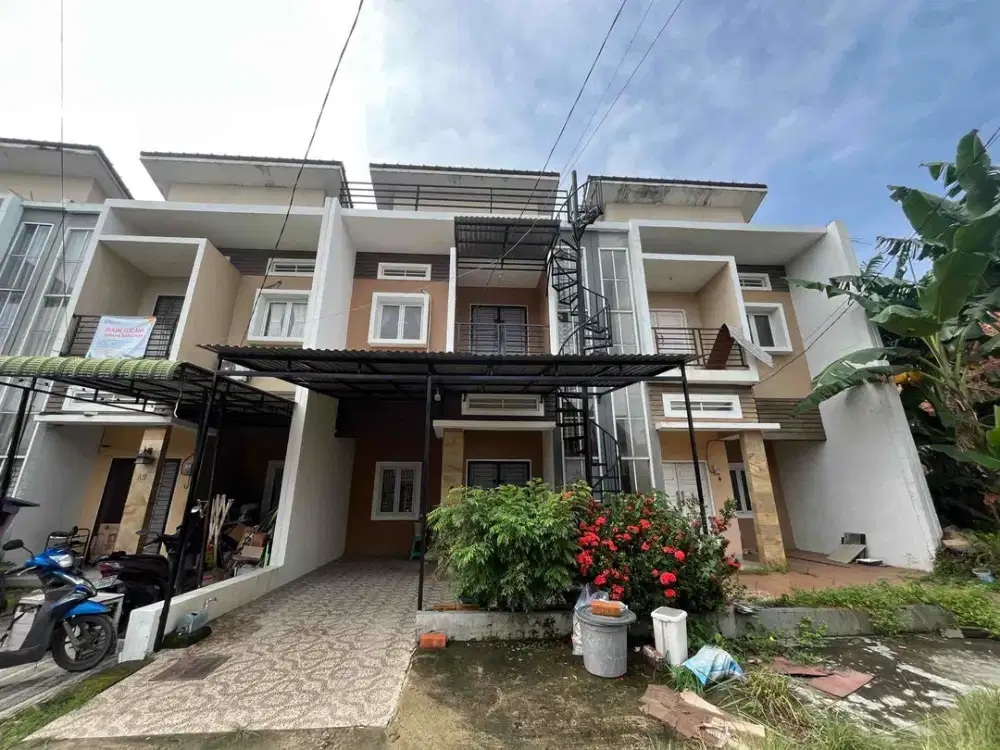Dijual Murah Rumah di komplek Casa Feliz