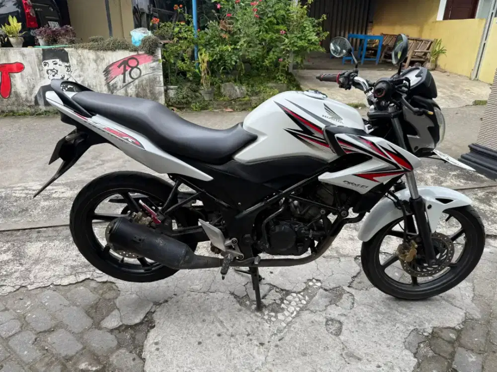 Cb 150 R THN 2014 plat AB Bantul
