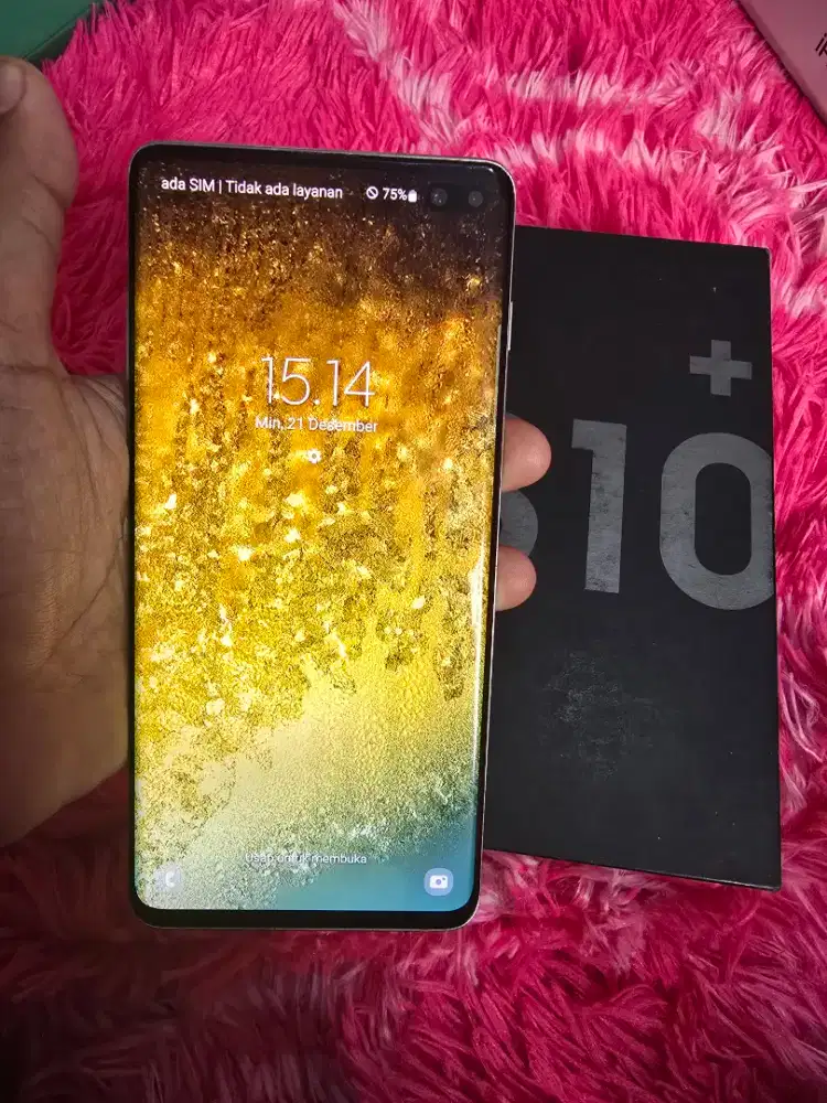 Samsung galaxy S10+ RAM 8/128GB SEIN resmi mulus
