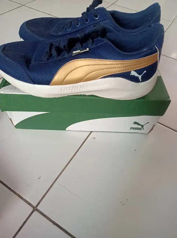 Sepatu puma running