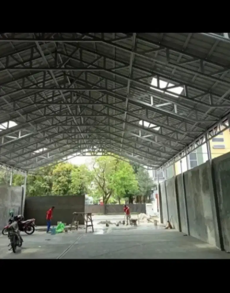 Konstruksi baja ringan untuk gudang