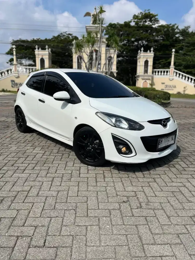 Mazda 2 R A/T 2010