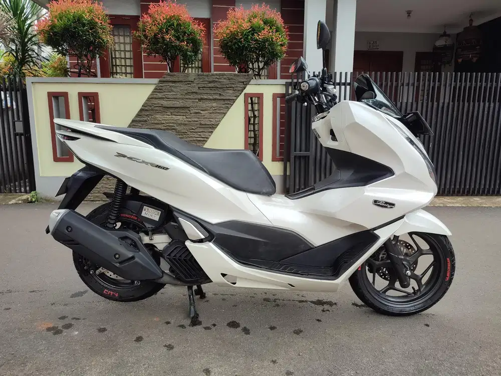 HONDA PCX 160 TAHUN 2023 ISTIMEWA