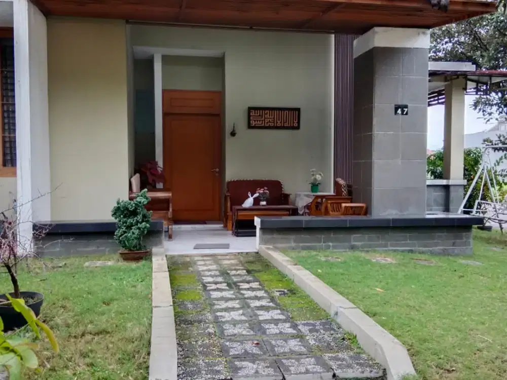 Dijual Rumah Mewah di Jingga Pranata Wetan kota baru parahyangan Bandung Siap Huni