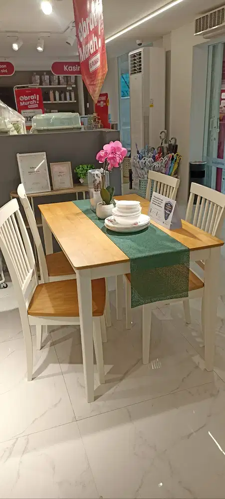 Meja makan clasik elegant