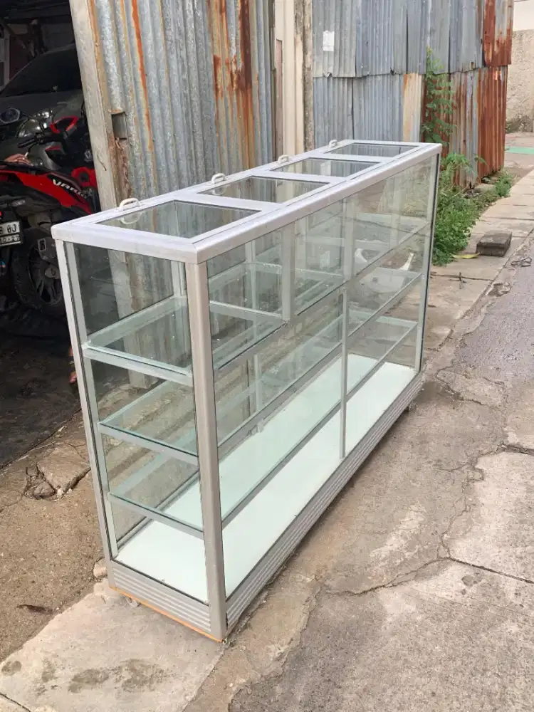 Etalase warung sembako