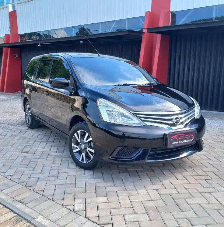 nissan grand livina SV AT 2018 hitam