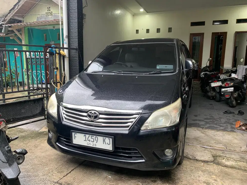 Toyota Kijang Innova 2013 Bensin