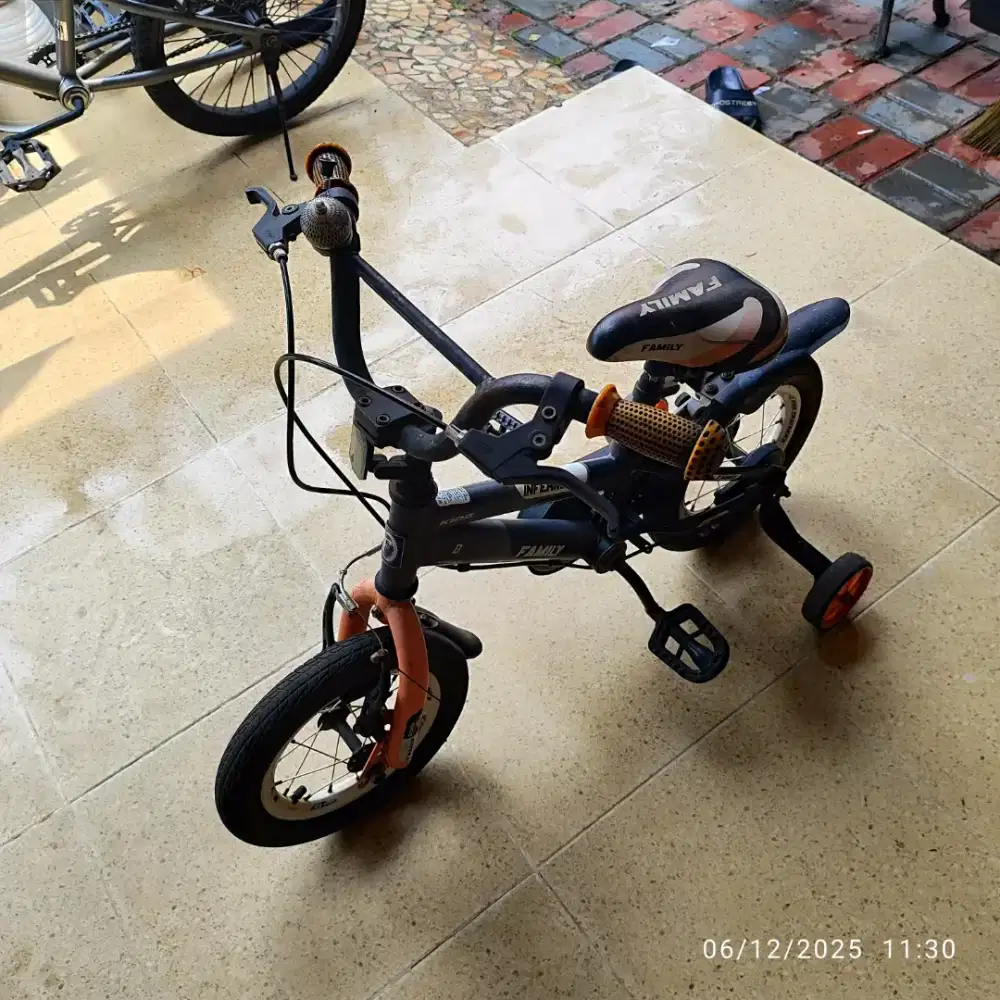 Sepeda anak Family Inferno 12 inch Bekas