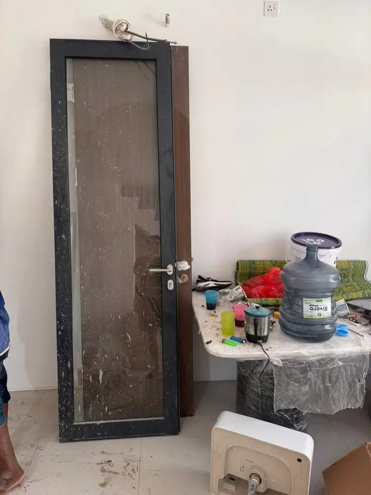 Pintu Kaca Bekas Rasa Baru