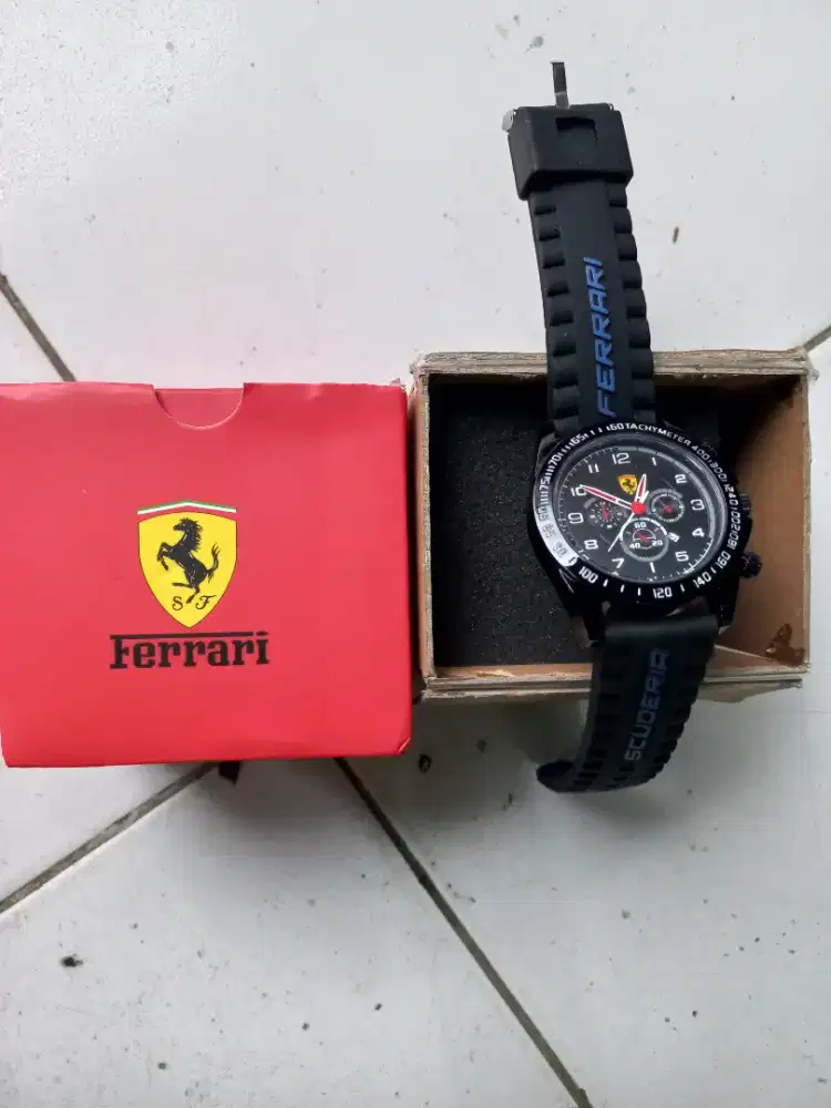 Jam tangan ferrari