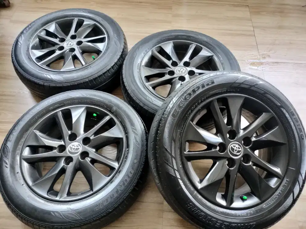 Velg OEM Toyota kijang Innova Reborn dan Ban  Ring16 Pcd 5x114,3