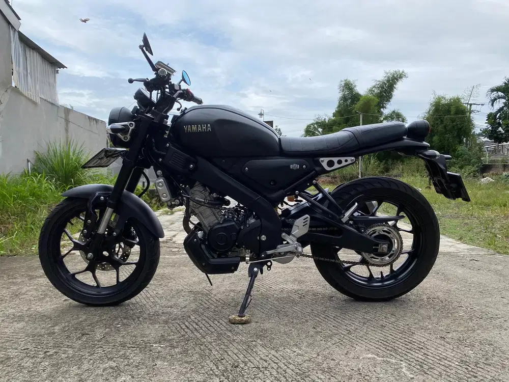 58@:DP:1,250RB B DEPOK YAMAHA XSR155HITAM