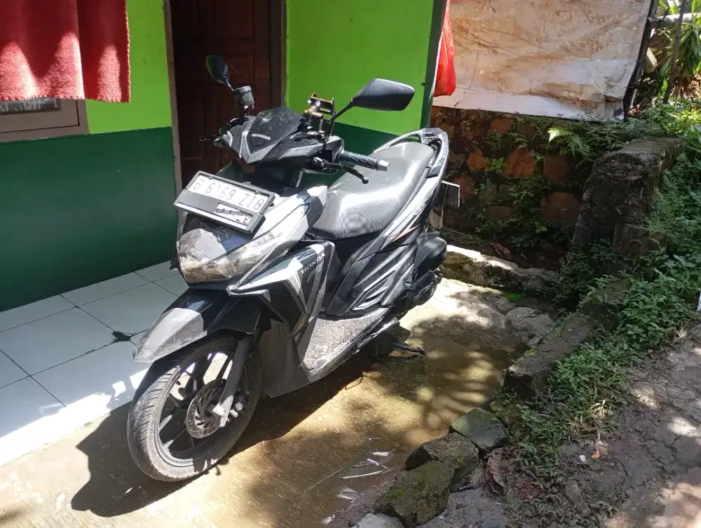 Jual motor vario 125 led old tahun 2017