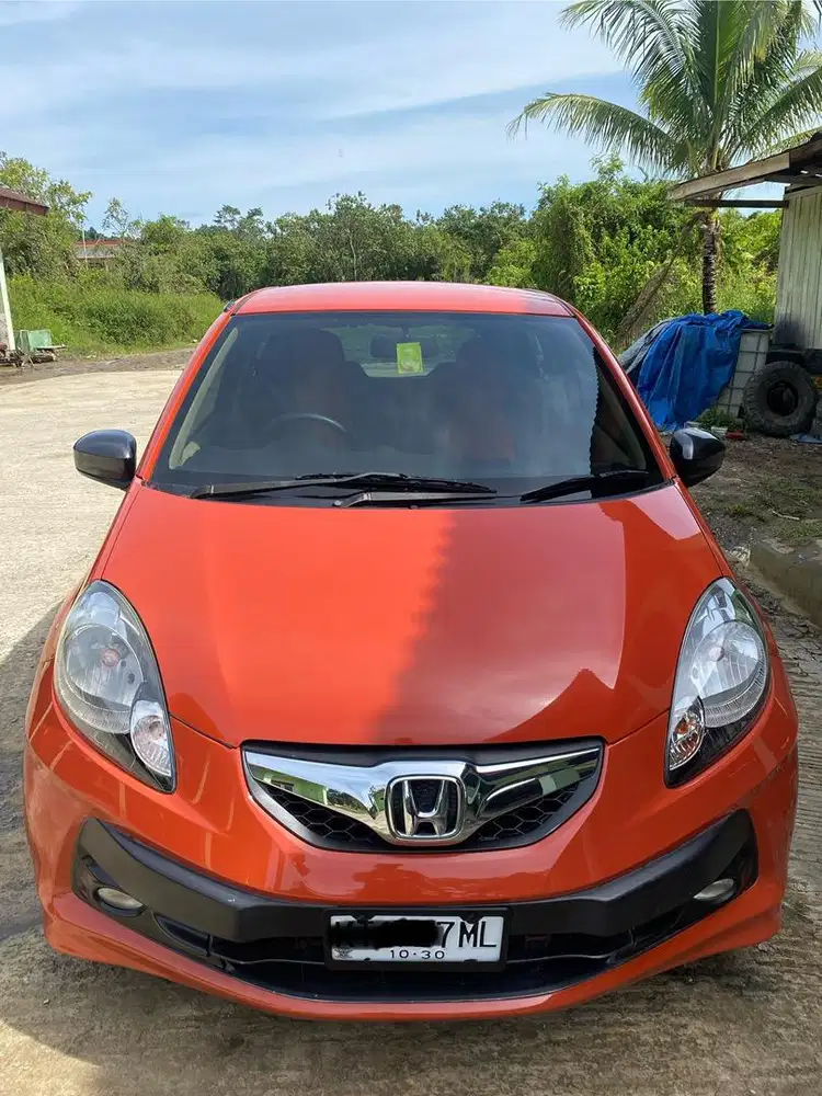 Di jual mobil brio th2015