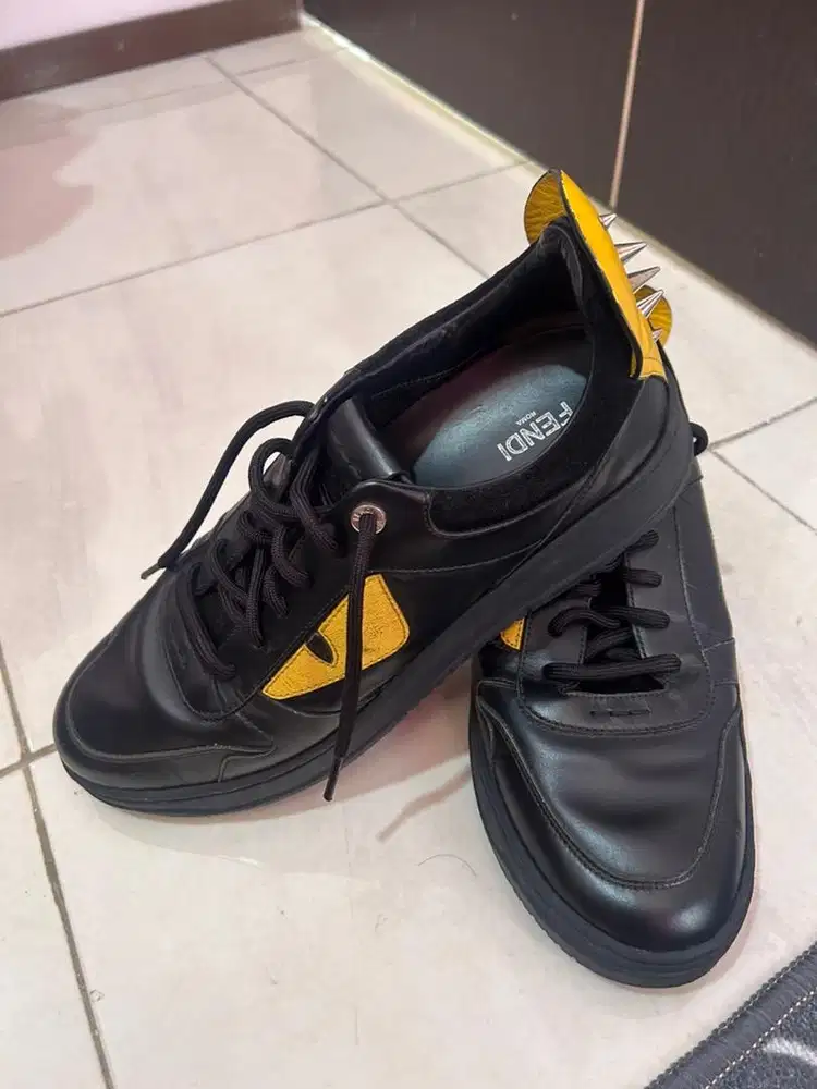 Sepatu Fendi Hitam