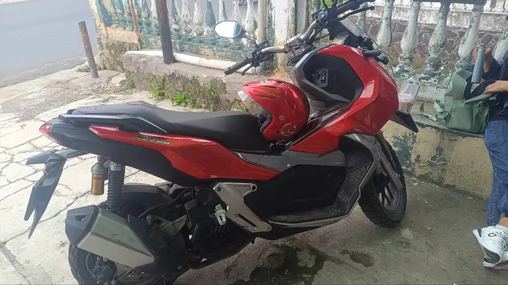 DIJUAL HONDA ADV km masih 8000