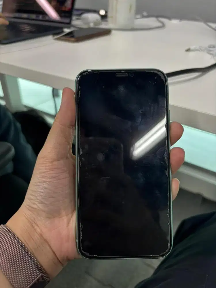 Iphone 11 IBOX 128 mint green. MINUS