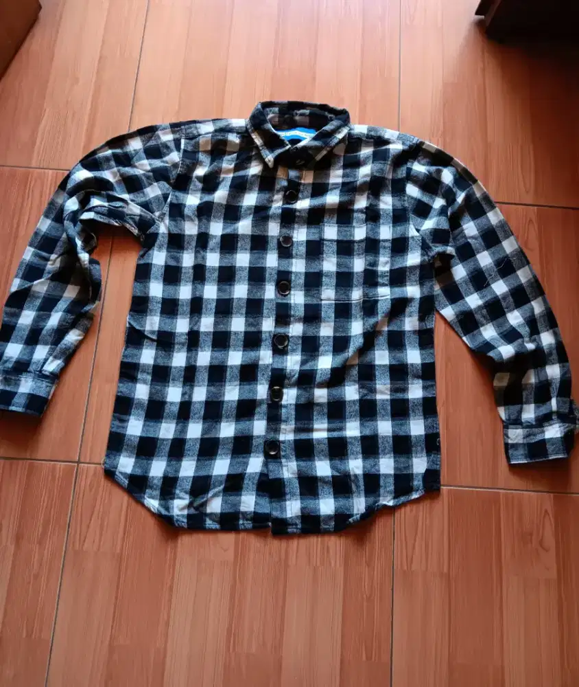 Kemeja flannel black white tenue de attire size s 100% original