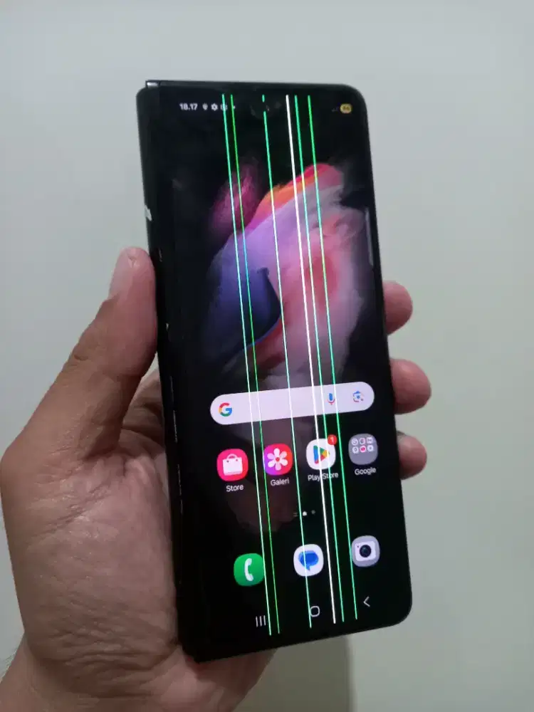 Samsung Galaxy Z Fold 3 5G Ram 12/512Gb Fullset ada minus dibaca