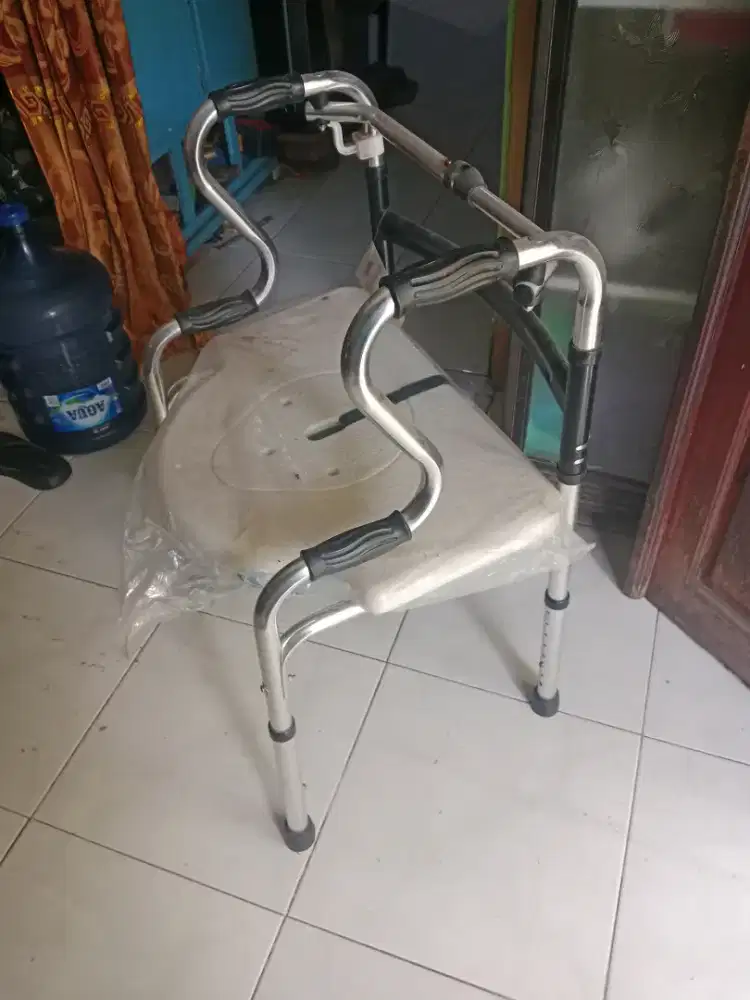 Walker/Alat bantu jalan lansia 3in1