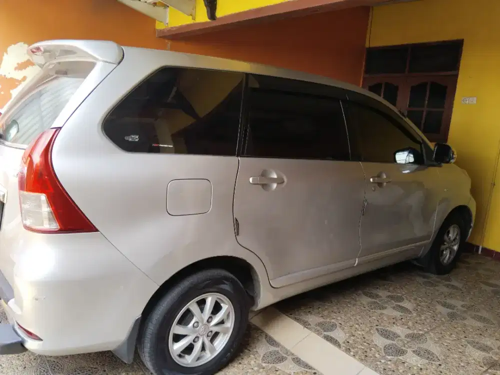 Avanza 2015 silver