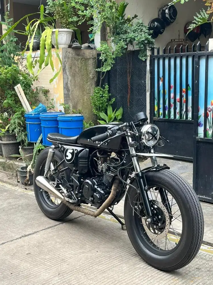 MOTOR CUSTOM CAFERACER YAMAHA BYSON