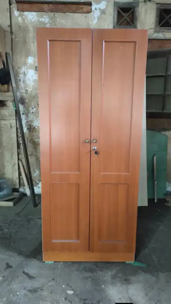 lemari Pakaian Gantung