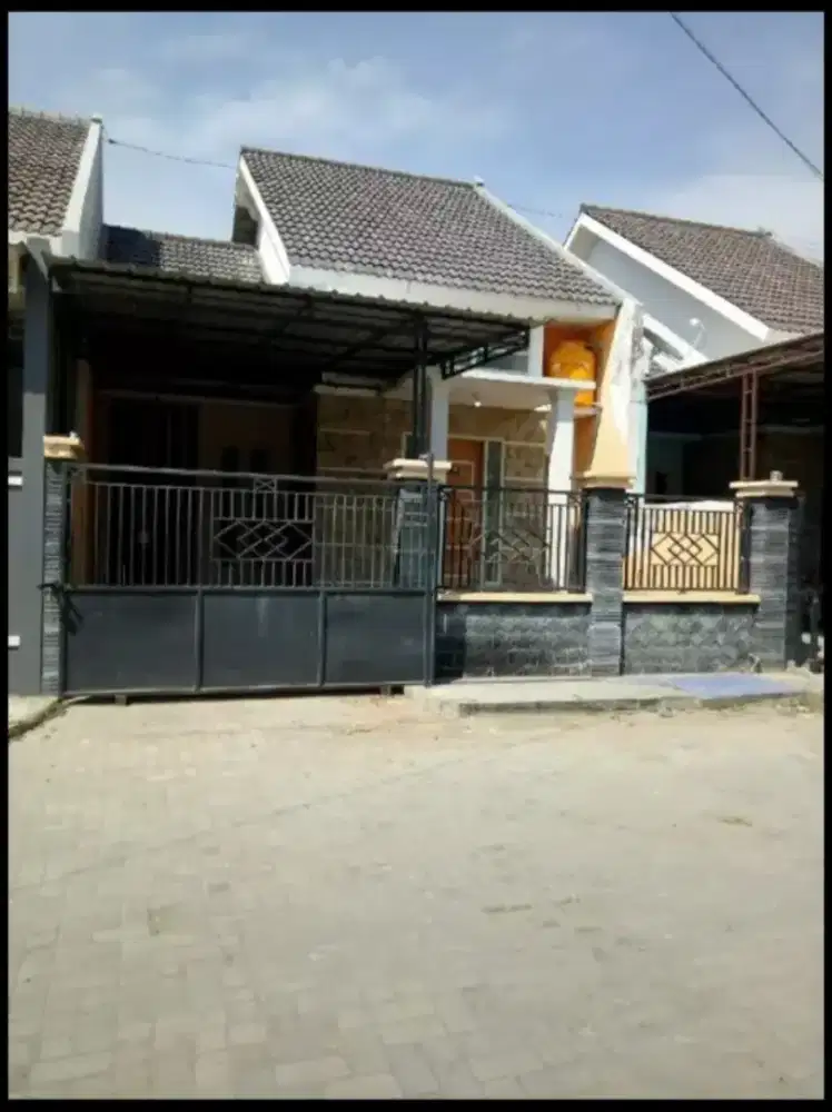 Disewakan rumah di perumahan valencya regency
