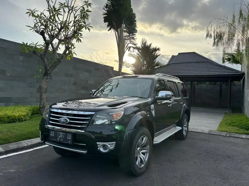 Ford Everest 2.5 XLT matic th2009 AB pajak Baru