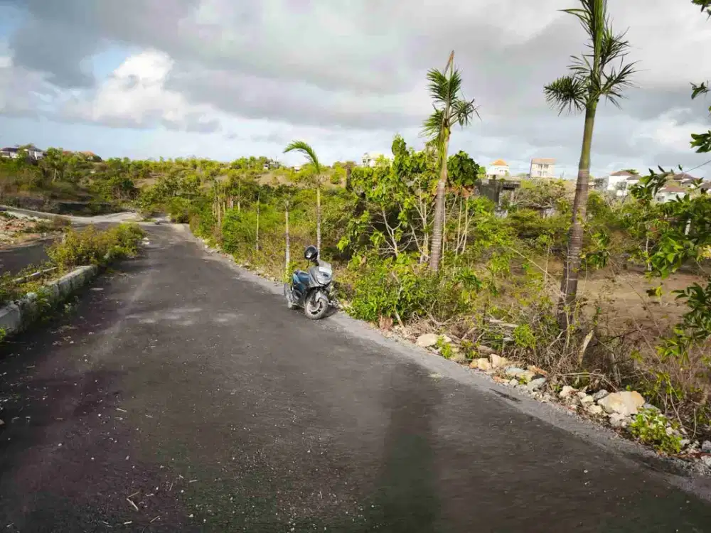tanah 73,50 are nett 275 juta per are  di GWK Ungasan