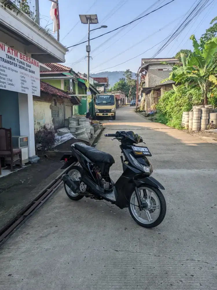 Assalamu'alaikum guys izin lewat yah