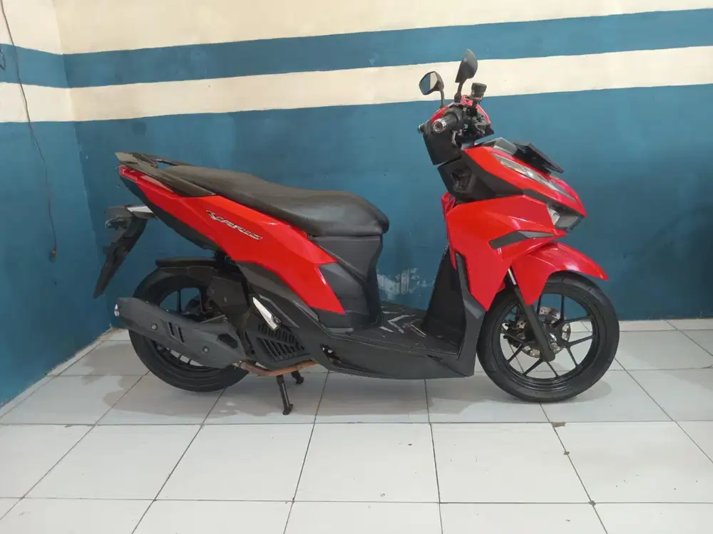 (1) di jual honda vario 125 cc  2022 gen 2 surat lengkap