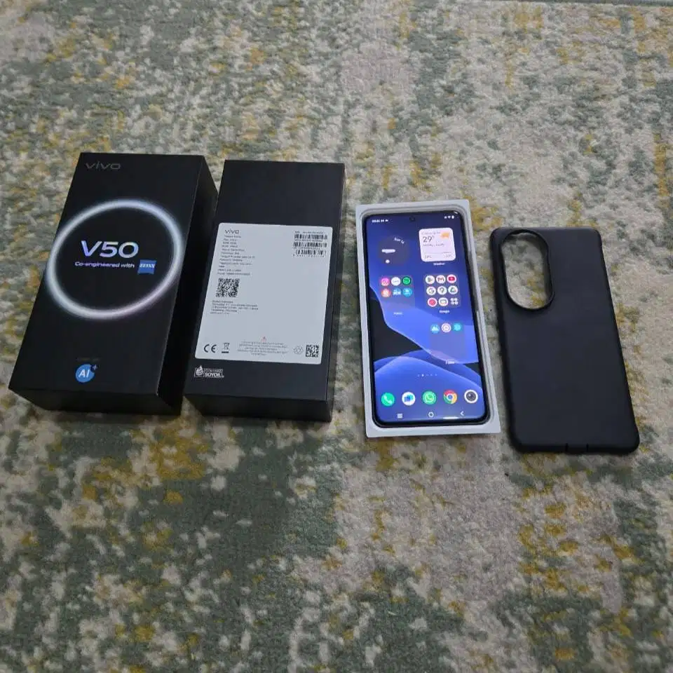 Vivo V50 5G NFC 12/256GB AMOLED Garansi Resmi panjang