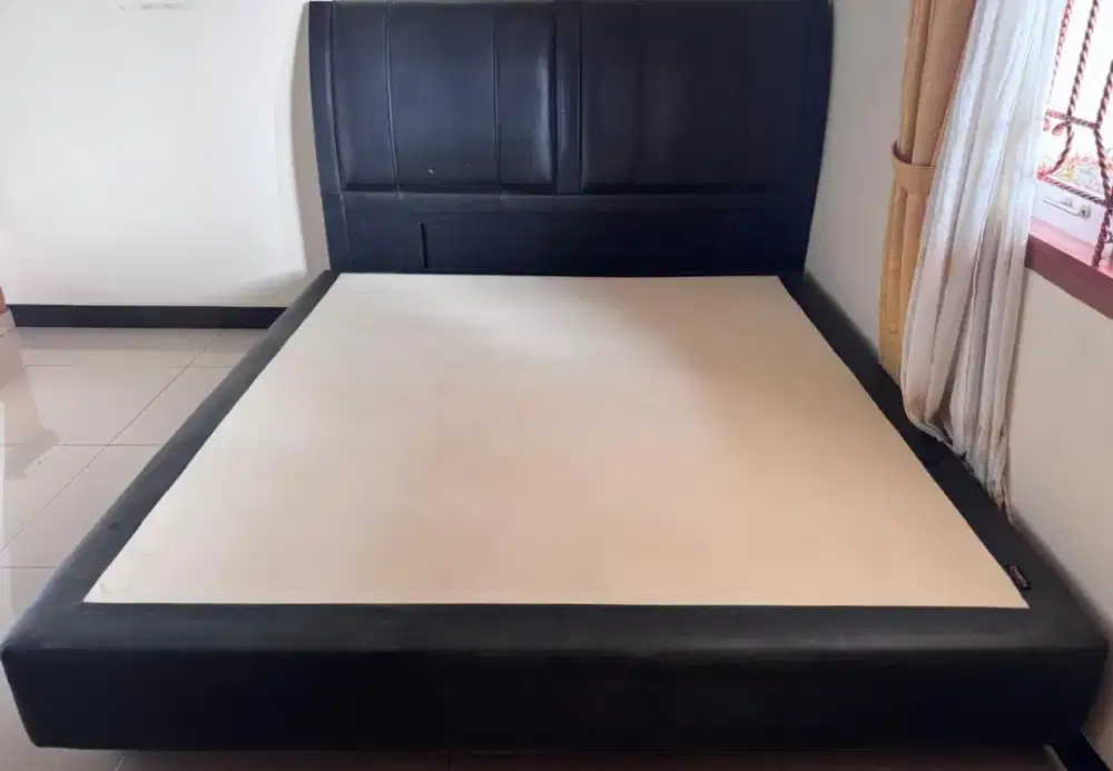 Dipan spring bed merk florence