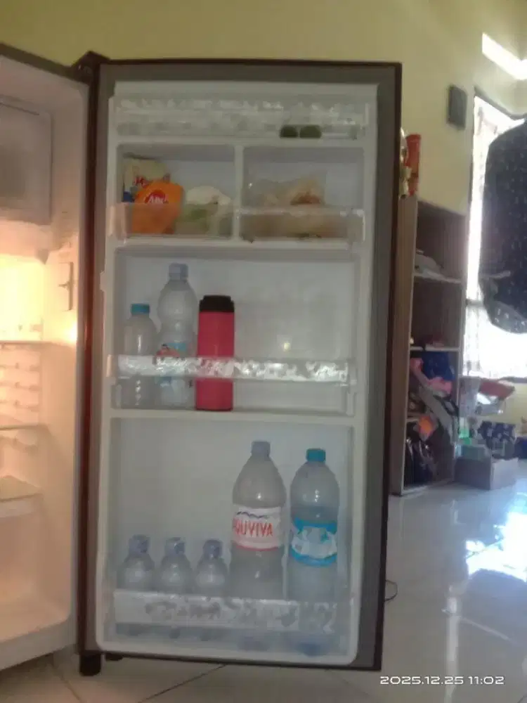 Jual kulkas Polytron