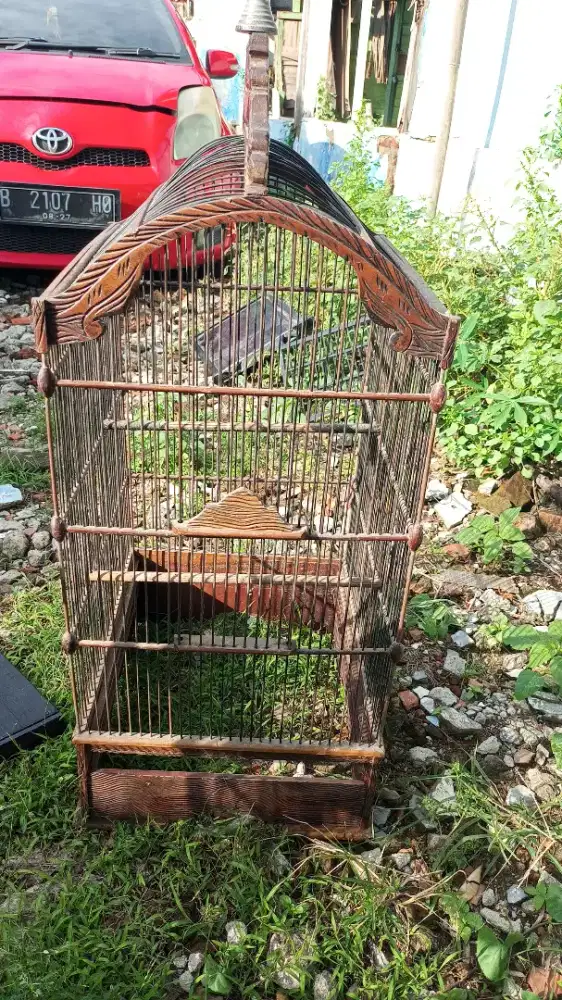 Kandang ukir antik
