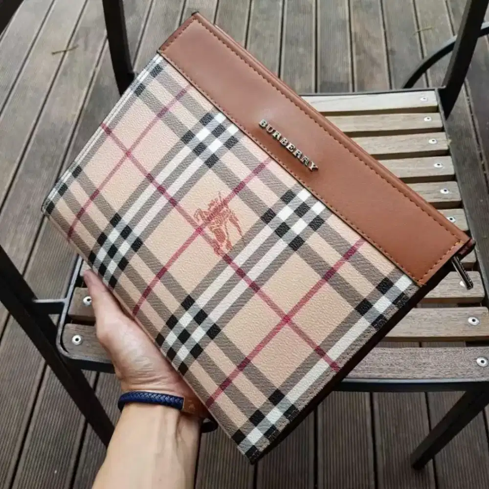 Burberry Clutch Tartan