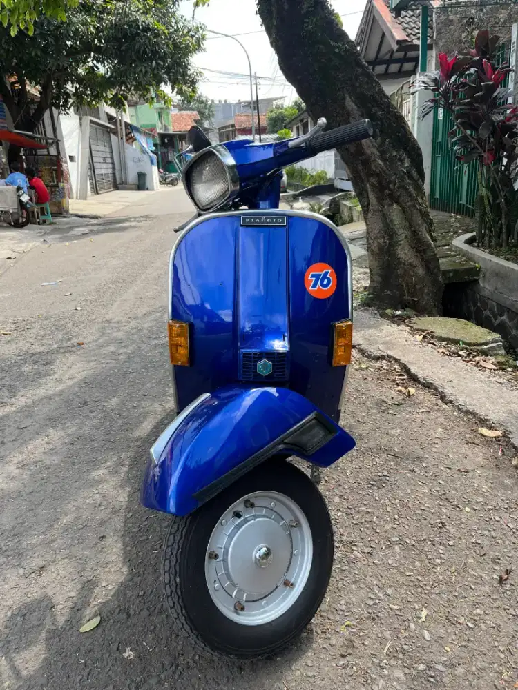 Vespa p150s tahun 1985