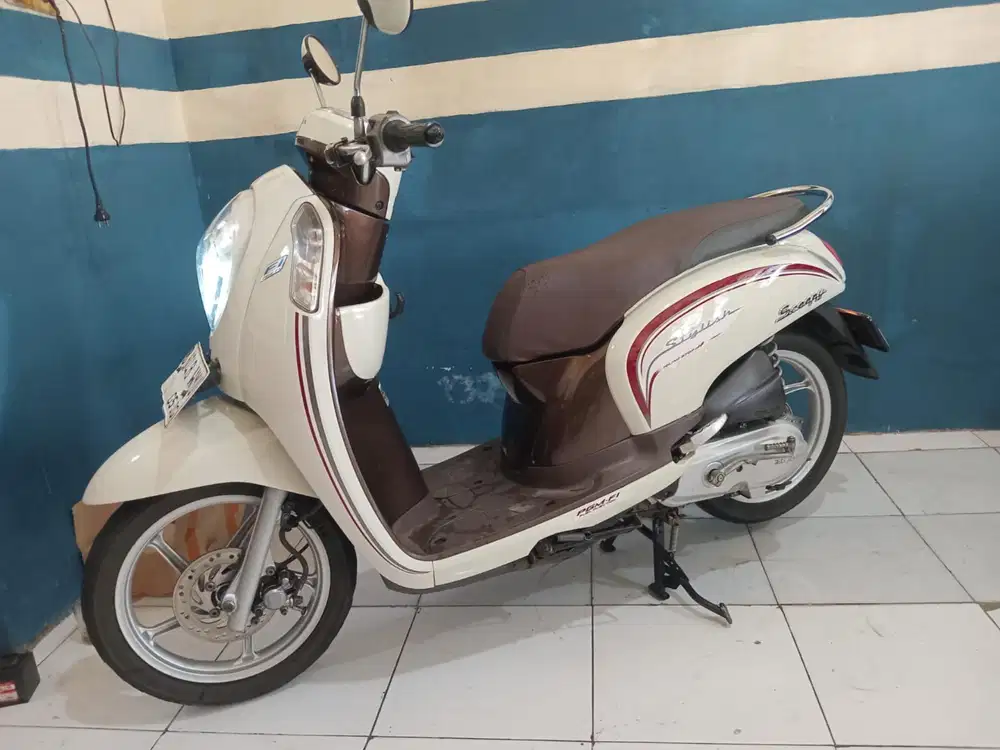 di jual honda scoopy fi 2015 siap pakai stater kasar