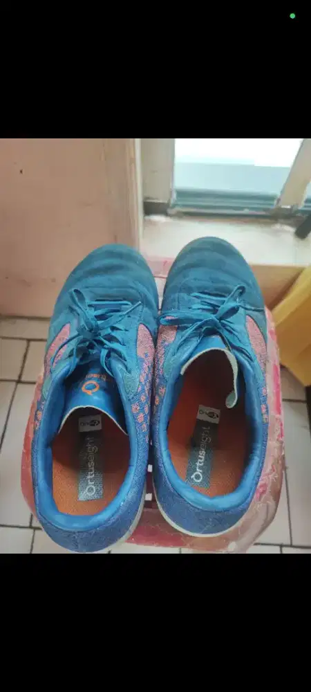 sepatu futsall ourtuseight