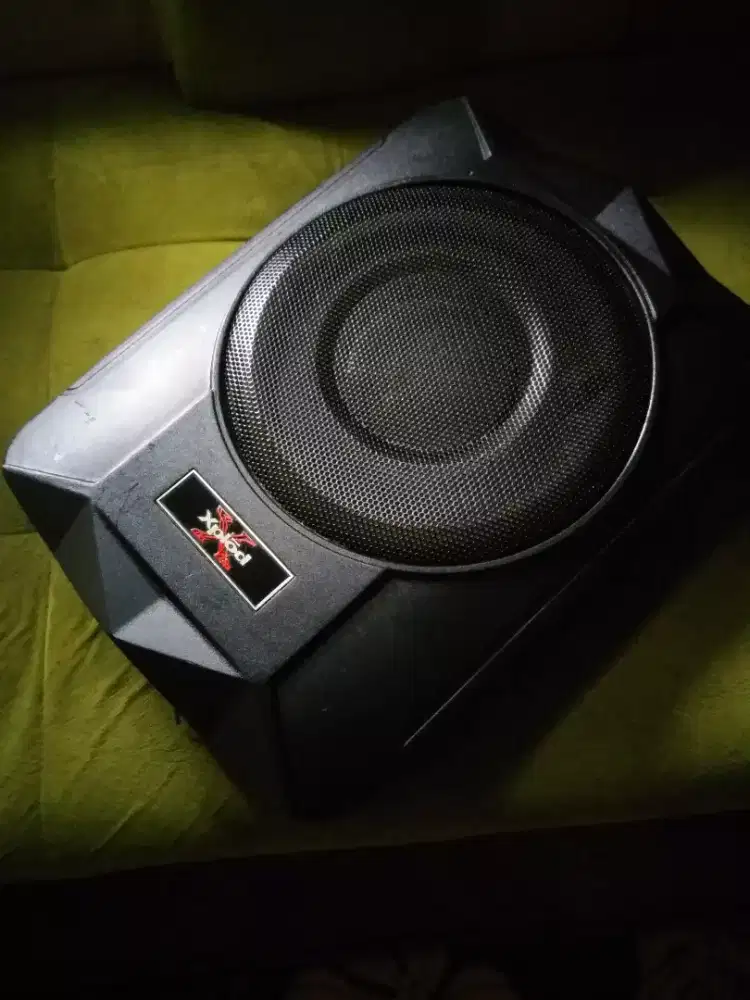 Subwofer kolong xplod