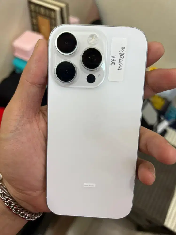 Iphone 16 pro 256 ibox bh 98 garansi april 2026