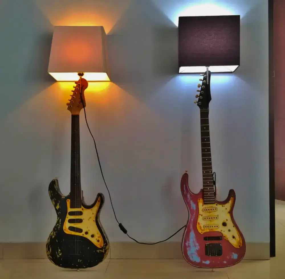 Dekorasi gitar lampu elektrik satu set lawas jadul  sepeda vintage
