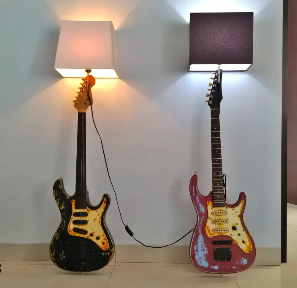 Dekorasi gitar lampu elektrik satu set lawas jadul  sepeda vintage