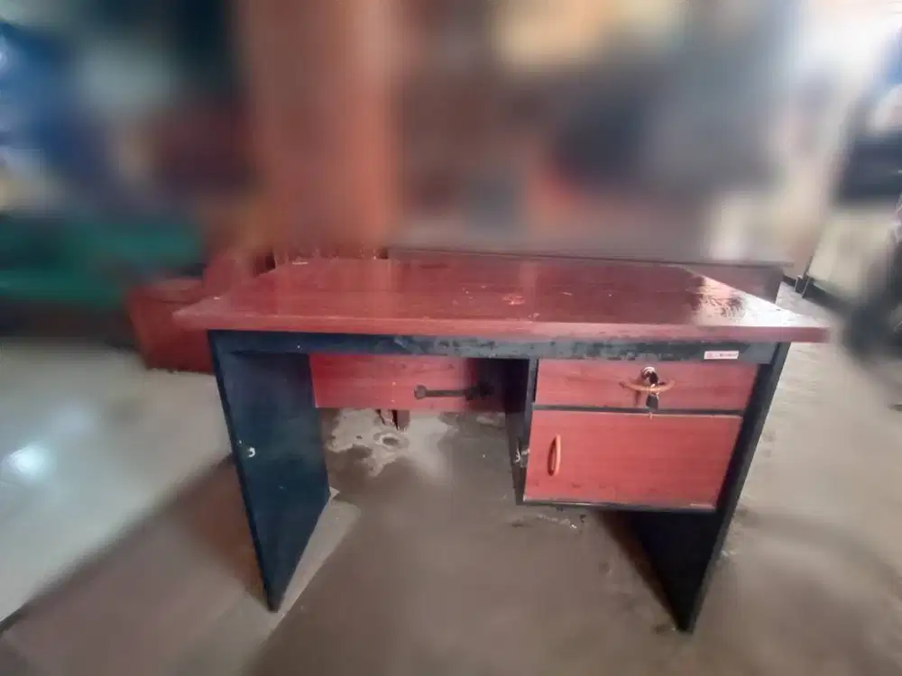 Meja Kantor P100 L50 tggi 76cm